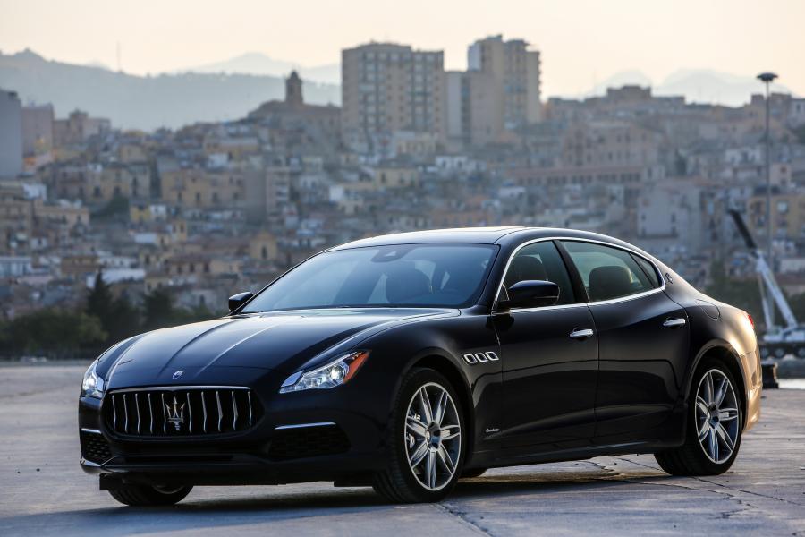  Maserati Quattroporte GTS GranLusso 2016 года  (фото 17 из 44)